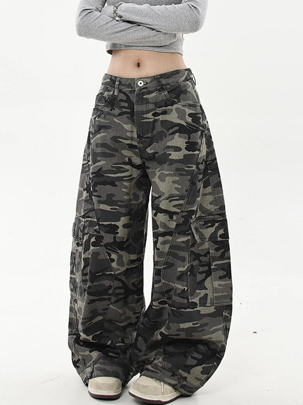 Vintage Multi-Pocket Camouflage Boyfriend Jeans