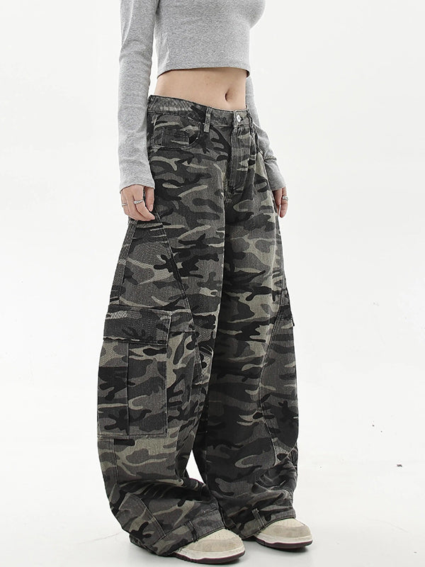 Vintage Multi-Pocket Camouflage Boyfriend Jeans
